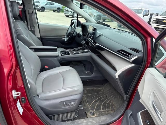 Used 2021 Toyota Sienna XLE AWD/4WD image 9