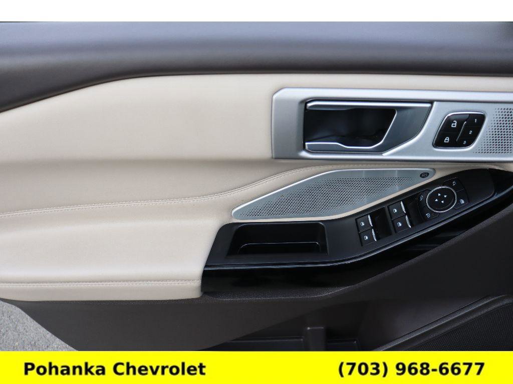 Used 2023 Ford Explorer Platinum w/ Technology Package image 21
