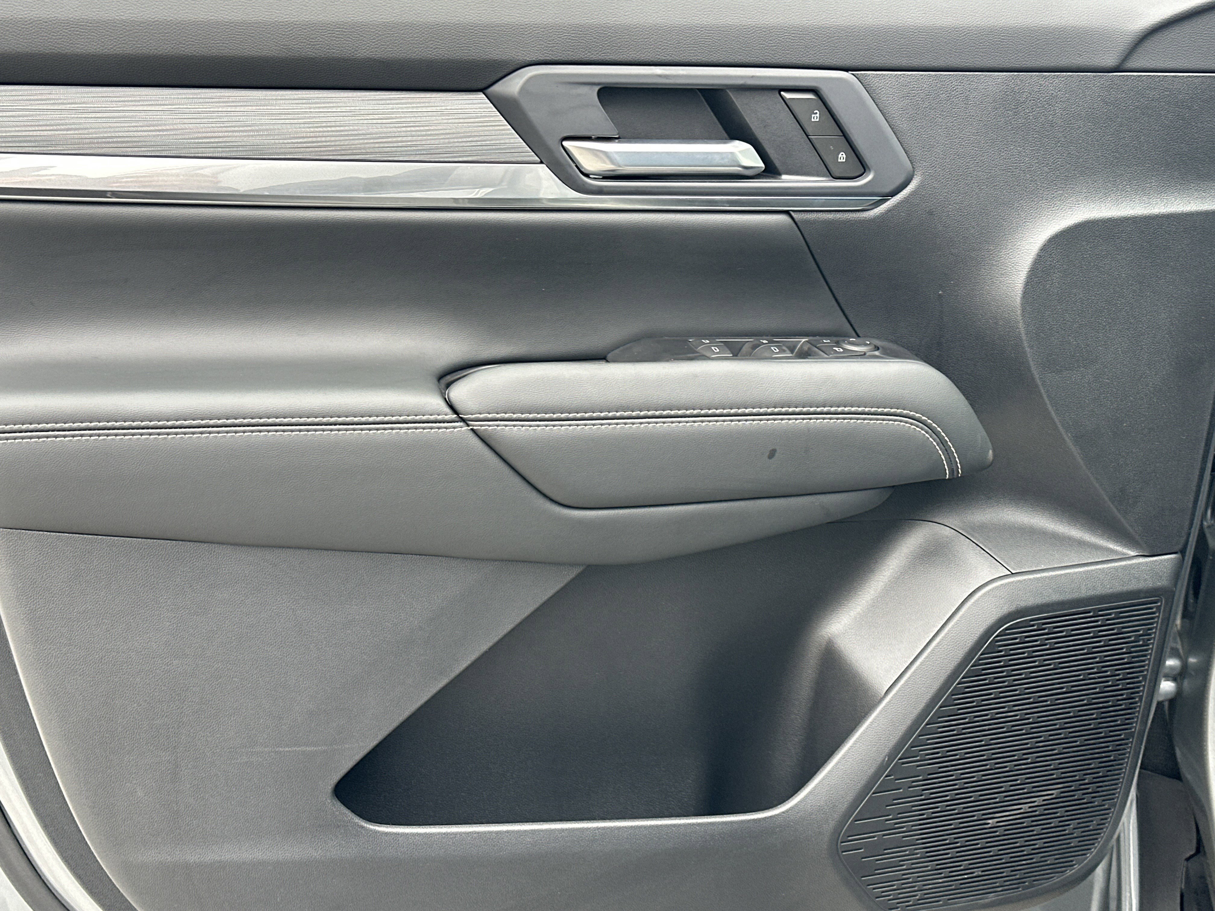 New 2026 GMC Terrain Elevation w/ Black Edition image 10