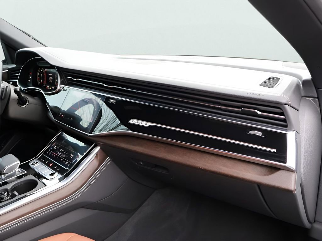 Used 2025 Audi Q8 Premium Plus image 12