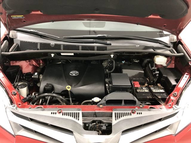 Used 2019 Toyota Sienna XLE FWD image 23