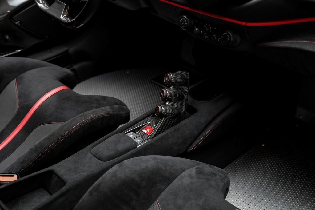 Used 2020 Ferrari 488 Pista Coupe RWD image 23