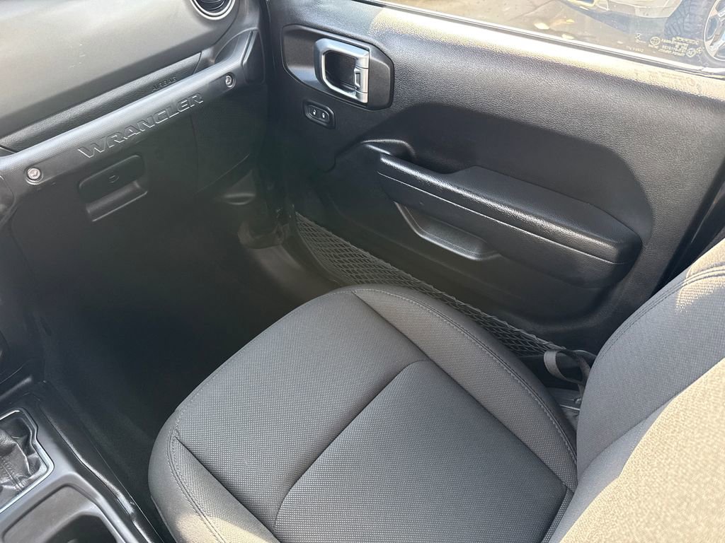 Used 2023 Jeep Wrangler Sport S image 16