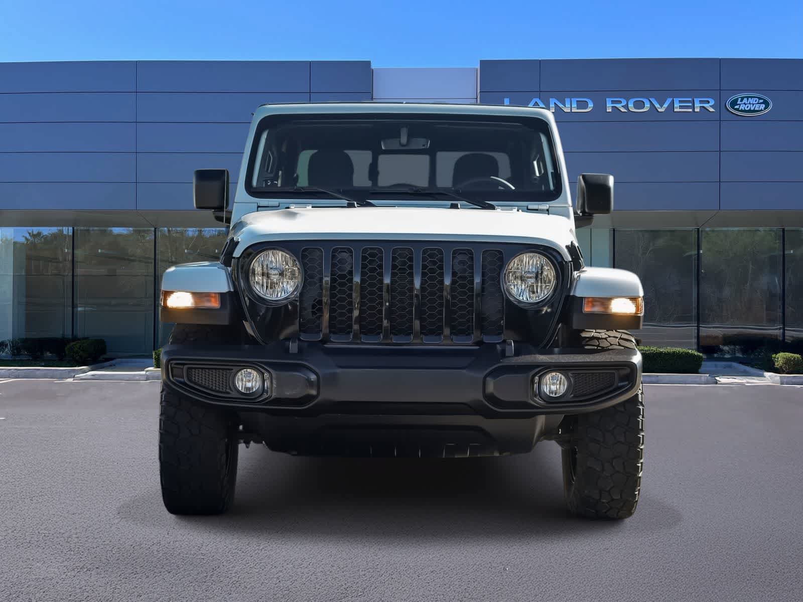 Used 2023 Jeep Gladiator Sport AWD/4WD image 2