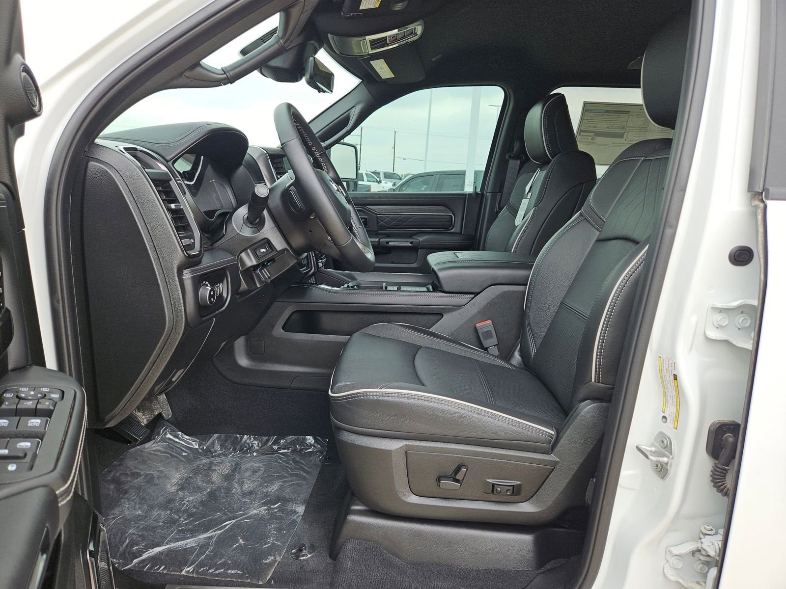 New 2026 RAM 2500 Limited AWD/4WD image 9