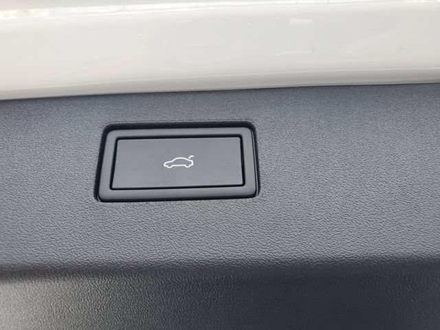 New 2026 Volkswagen Tiguan SE AWD/4WD image 14