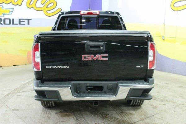 Used 2015 GMC Canyon SLT image 3