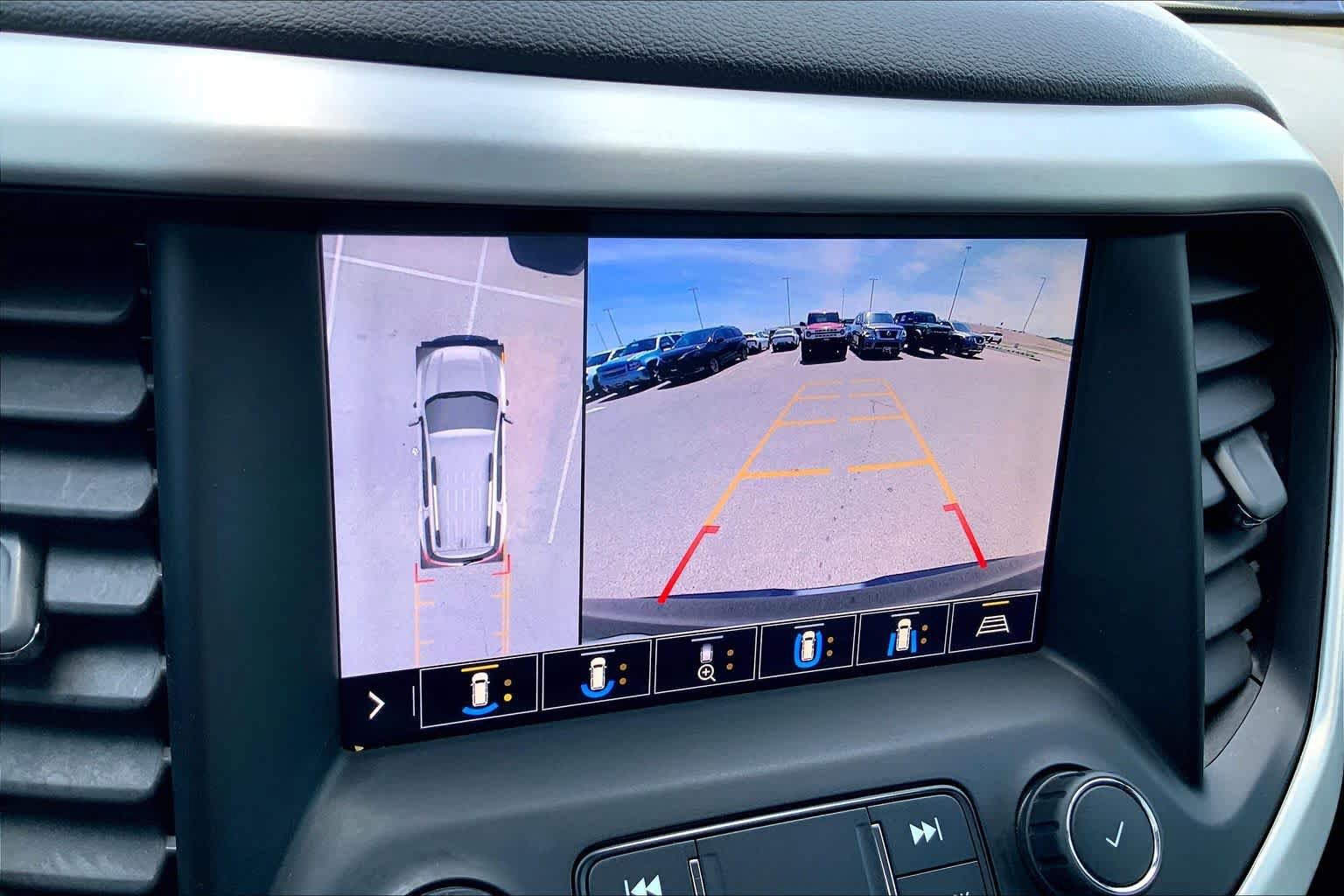 Used 2020 GMC Acadia SLT w/ Driver Alert Package II FWD image 27