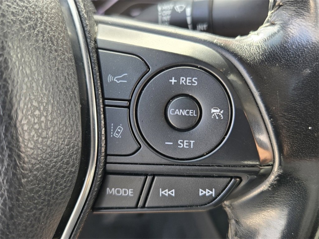 Used 2019 Toyota Camry L image 21