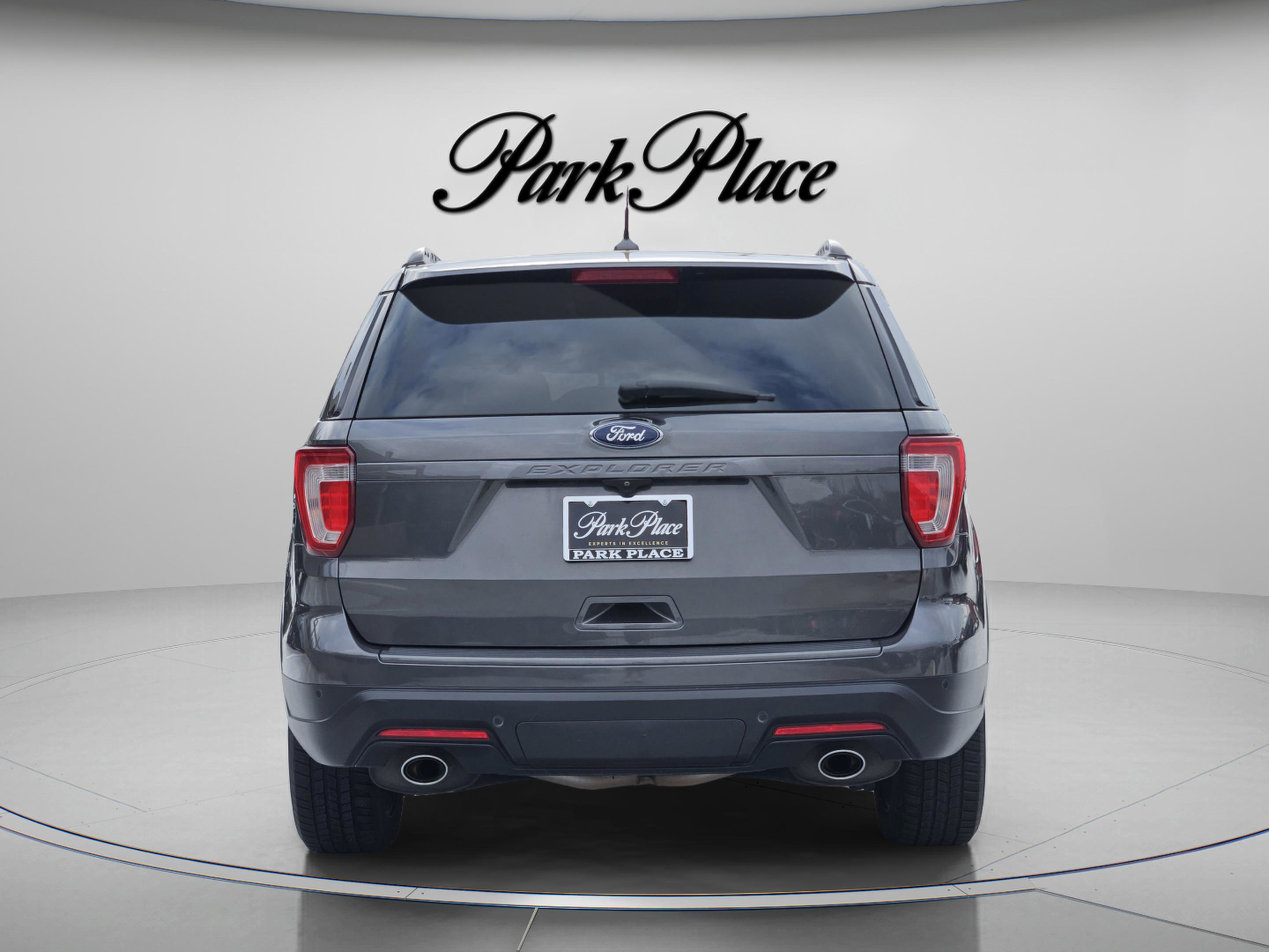 Used 2019 Ford Explorer XLT w/ Equipment Group 202A image 4