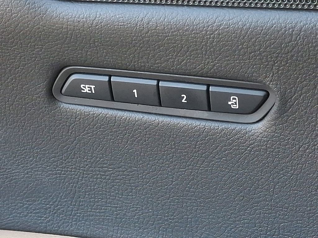 Used 2019 Cadillac XT5 Platinum image 30