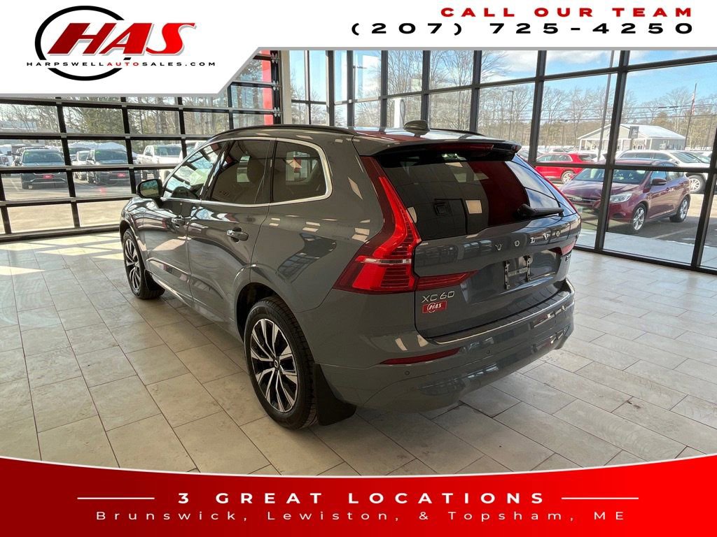 Used 2023 Volvo XC60 B5 Core w/ Climate Package image 3