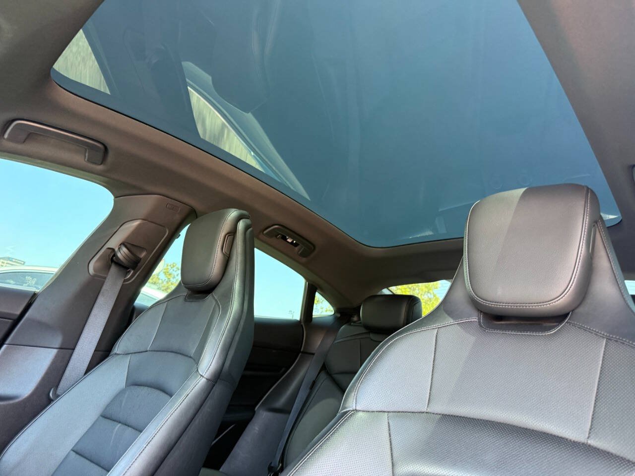 Used 2022 Porsche Taycan RWD image 31
