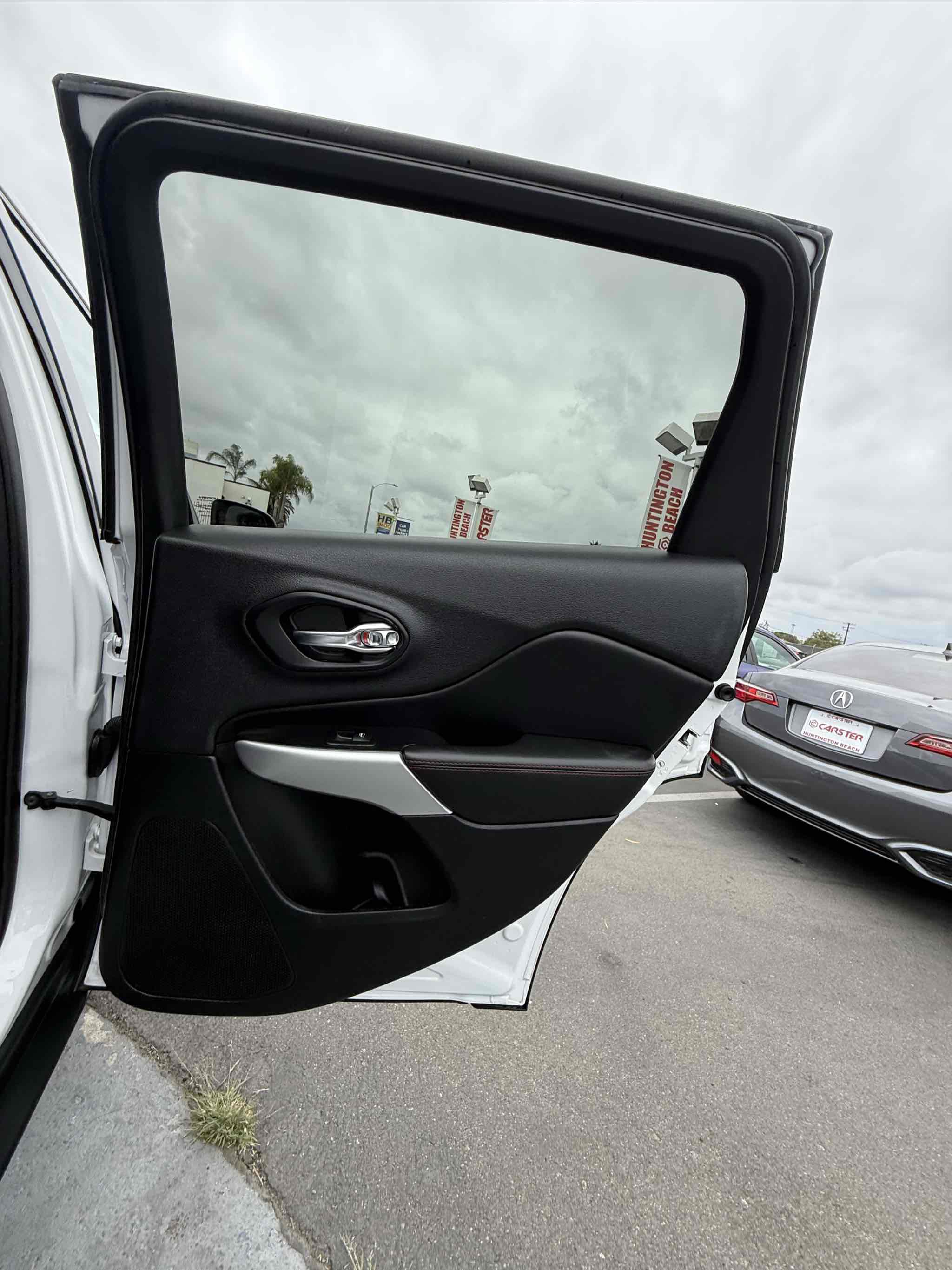 Used 2018 Jeep Cherokee Trailhawk image 56