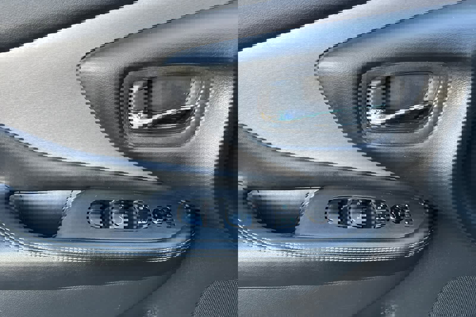 Used 2023 Nissan Murano S image 12