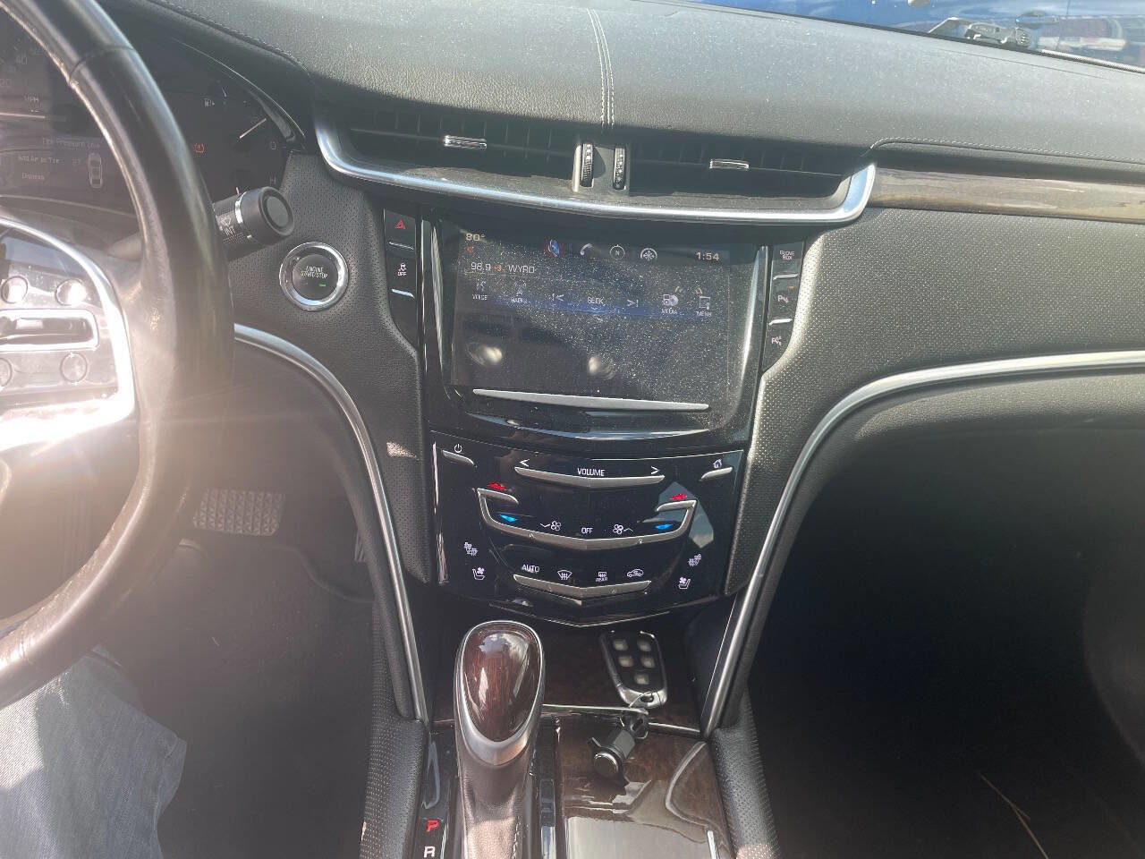 Used 2015 Cadillac XTS Luxury FWD image 10