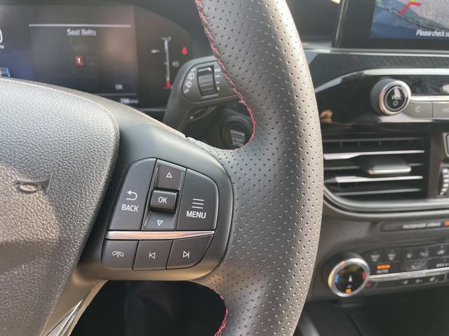 Used 2025 Ford Escape ST-Line Select AWD/4WD image 32