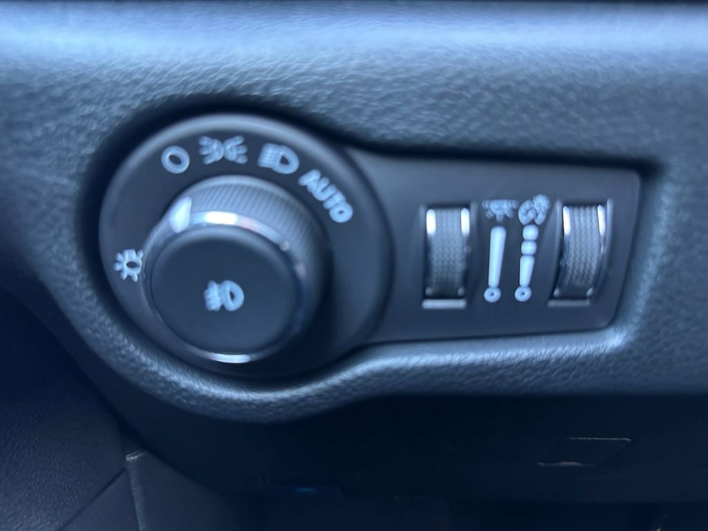 New 2026 Chrysler Pacifica Select image 18