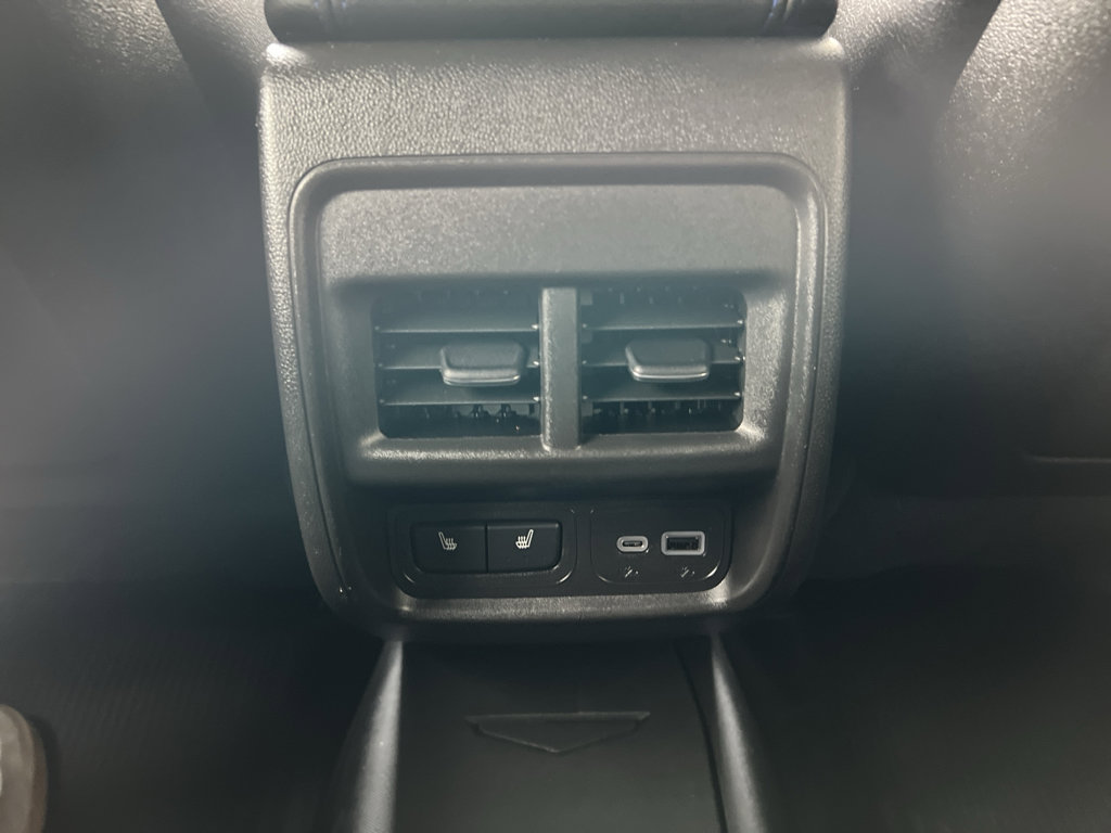 Used 2025 Cadillac XT4 Sport image 18