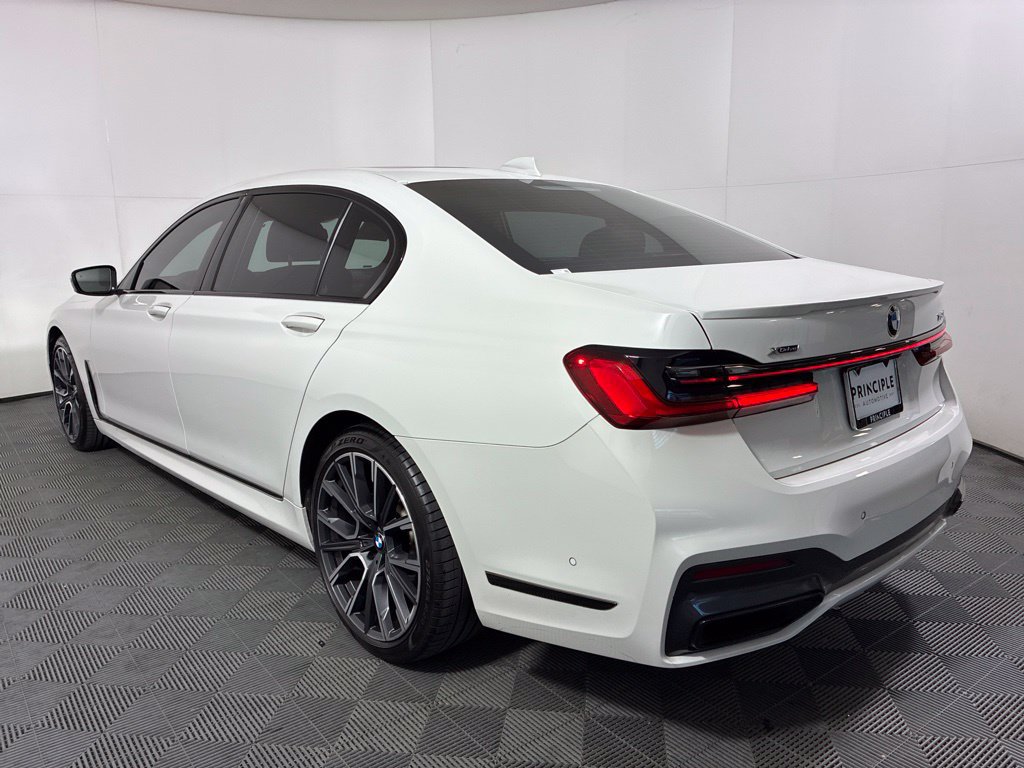 Used 2022 BMW 750i xDrive w/ Luxury Rear Seating Package AWD/4WD image 7