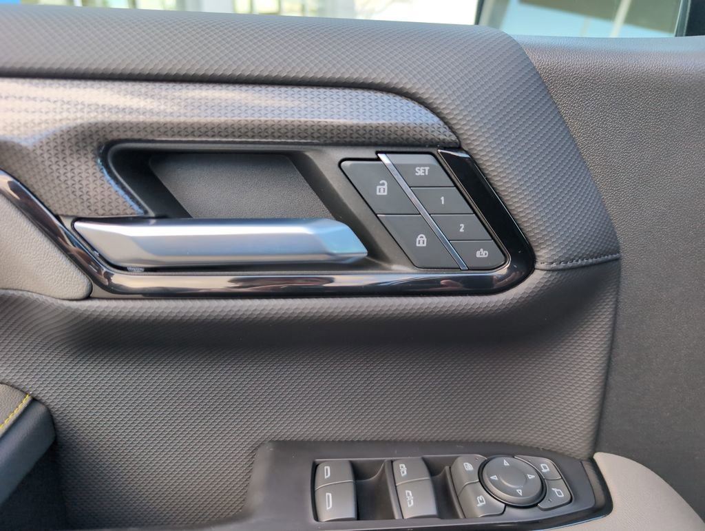 Used 2022 Chevrolet Silverado 1500 ZR2 w/ Technology Package image 16