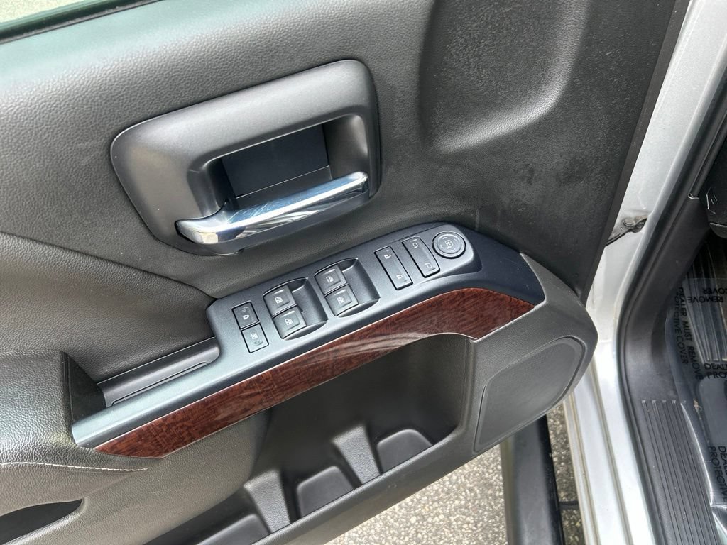Used 2017 GMC Sierra 1500 SLE w/ SLE Value Package AWD/4WD image 16