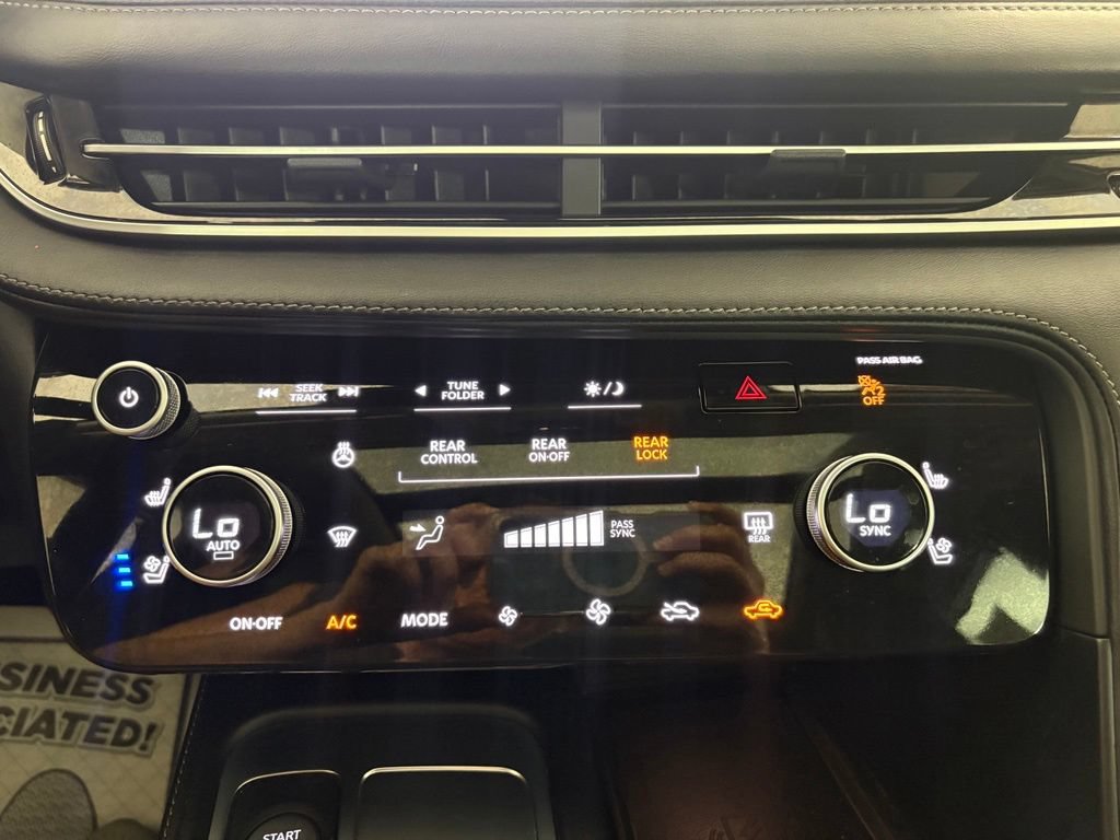 Used 2025 INFINITI QX60 Luxe FWD image 30
