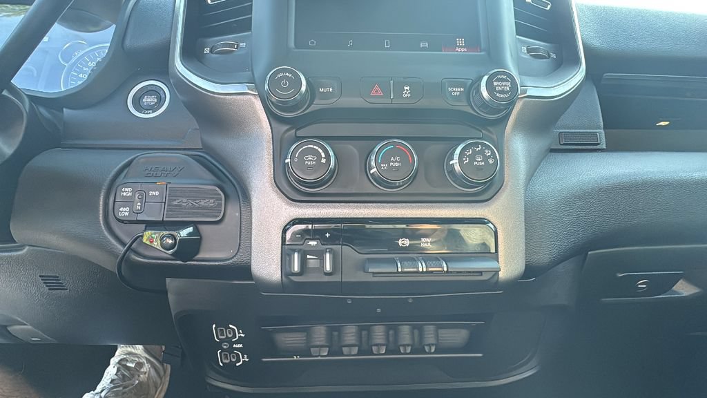 Used 2024 RAM 3500 Big Horn AWD/4WD image 21