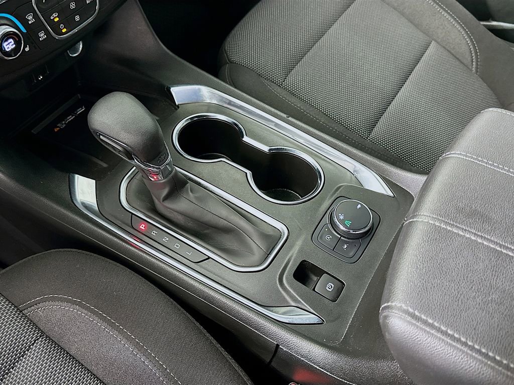 Used 2023 Chevrolet Traverse LT image 16