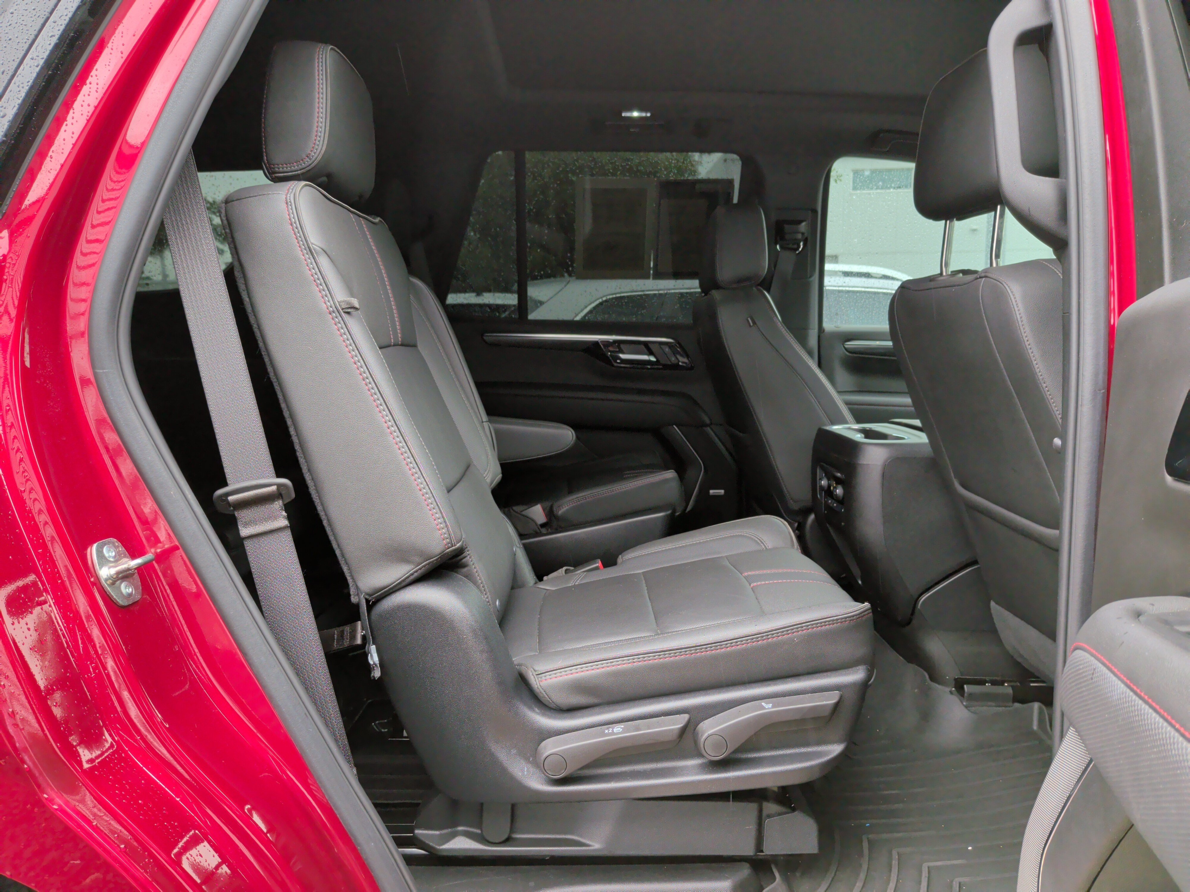 Used 2025 Chevrolet Tahoe RST w/ RST Capability Package AWD/4WD image 31