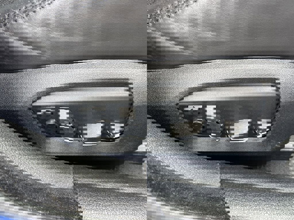 Used 2016 BMW M5 image 24