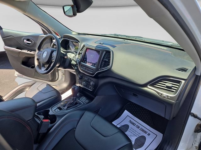 Used 2020 Jeep Cherokee Trailhawk AWD/4WD image 28
