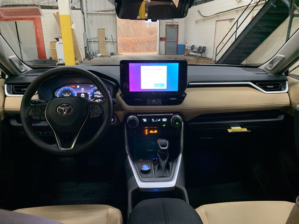 New 2025 Toyota RAV4 Limited image 15