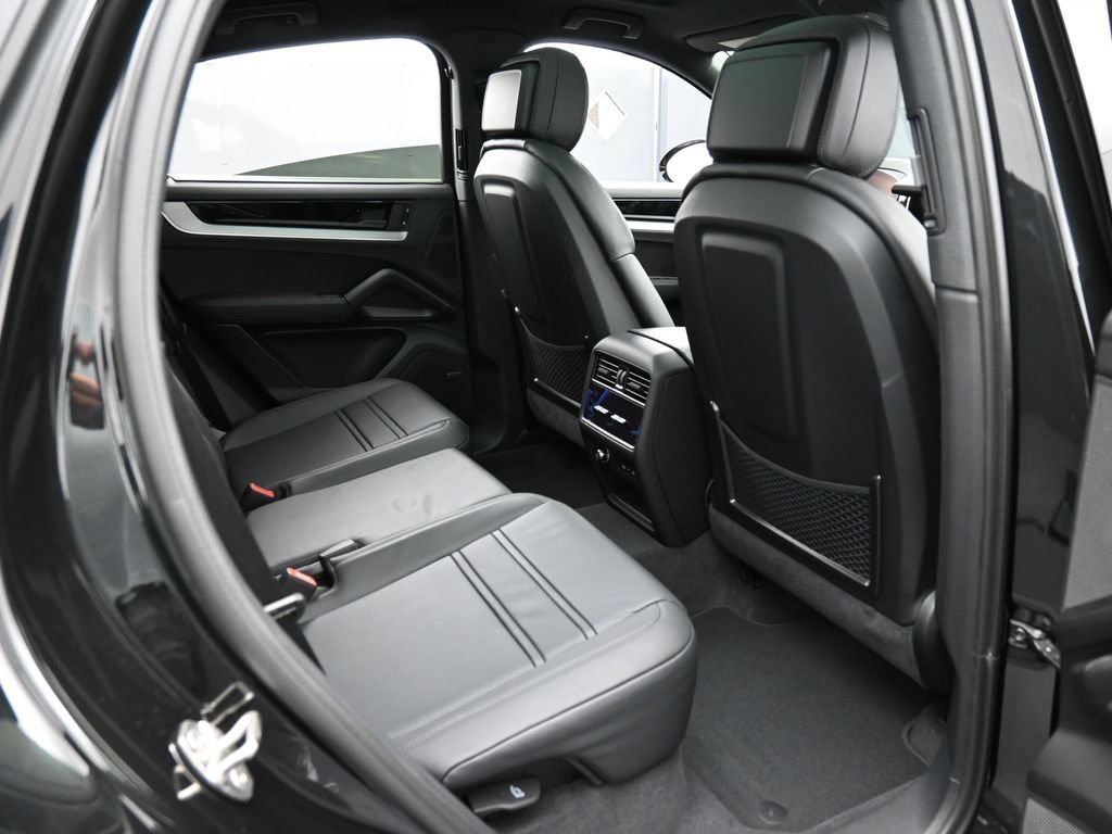 New 2026 Porsche Cayenne E-Hybrid Coupe AWD/4WD image 29