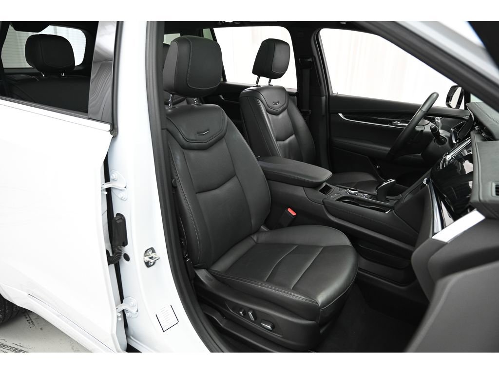 Certified 2025 Cadillac XT6 Premium Luxury image 16