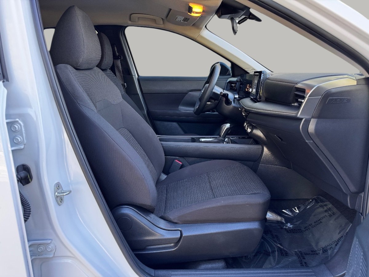 Used 2025 Nissan Kicks S AWD/4WD image 19