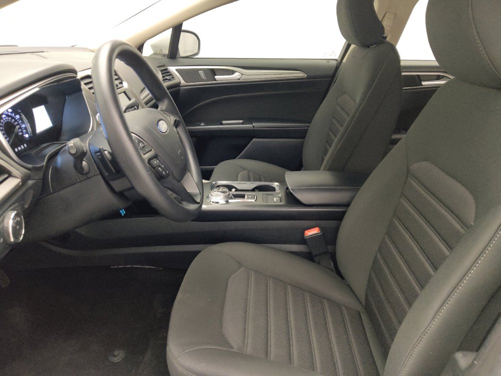 Used 2019 Ford Fusion SE FWD image 17