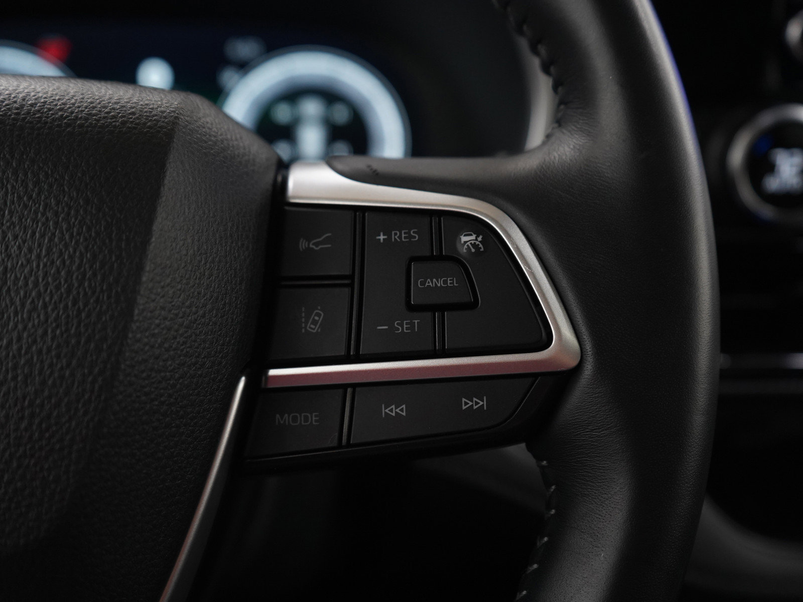 Used 2025 Toyota Highlander XSE AWD/4WD image 30