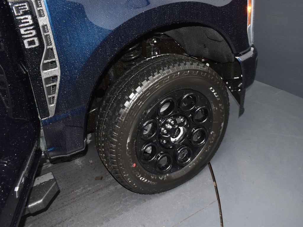 New 2025 Ford F350 Lariat w/ Black Appearance Package image 12