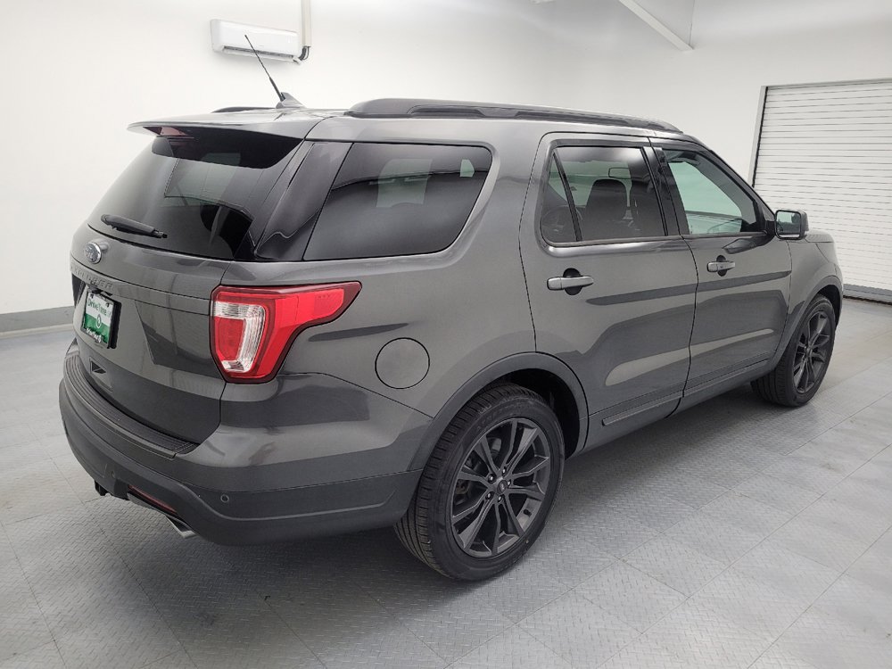 Used 2018 Ford Explorer XLT w/ Equipment Group 202A FWD image 10