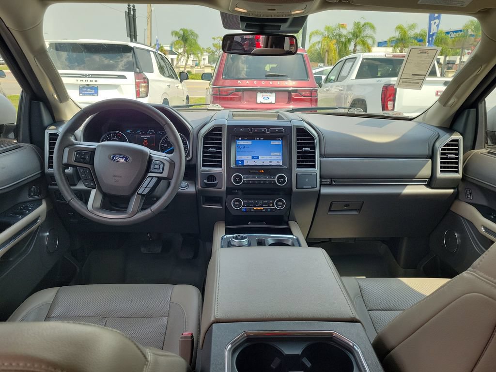 Used 2018 Ford Expedition XLT w/ Equipment Group 202A RWD image 13