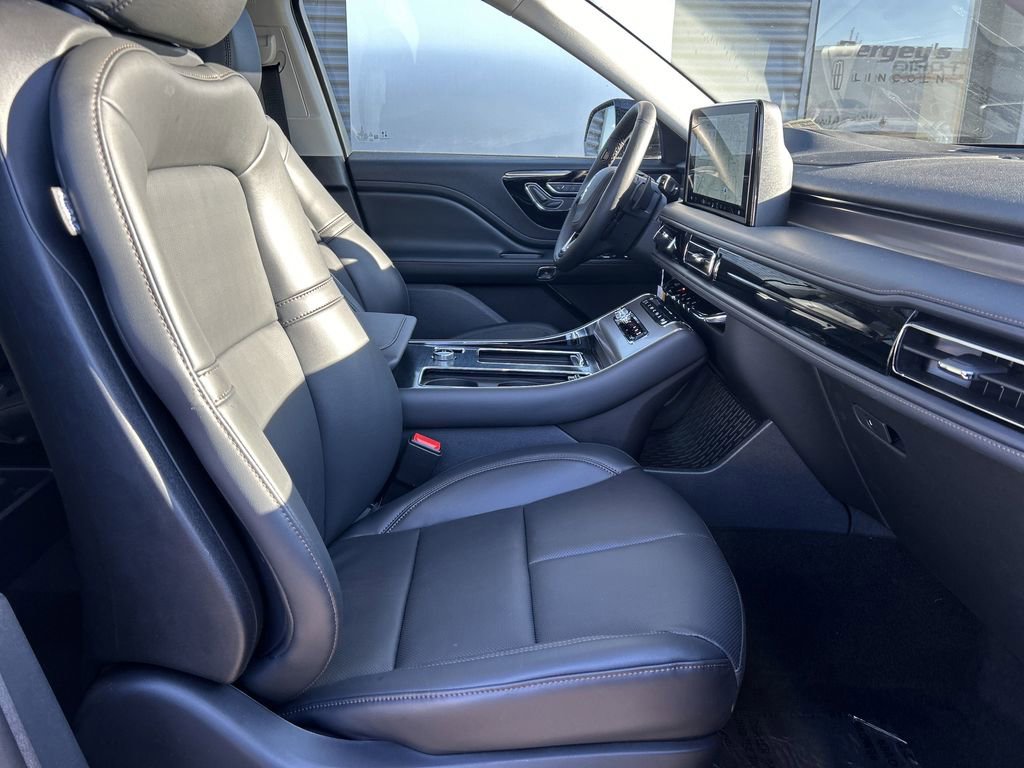 New 2025 Lincoln Aviator AWD w/ Equipment Group 101A image 8