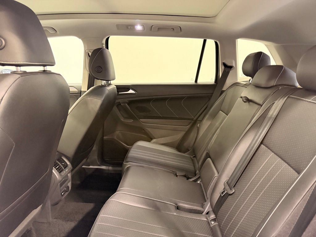 Used 2023 Volkswagen Tiguan SE w/ Panoramic Sunroof Package AWD/4WD image 22