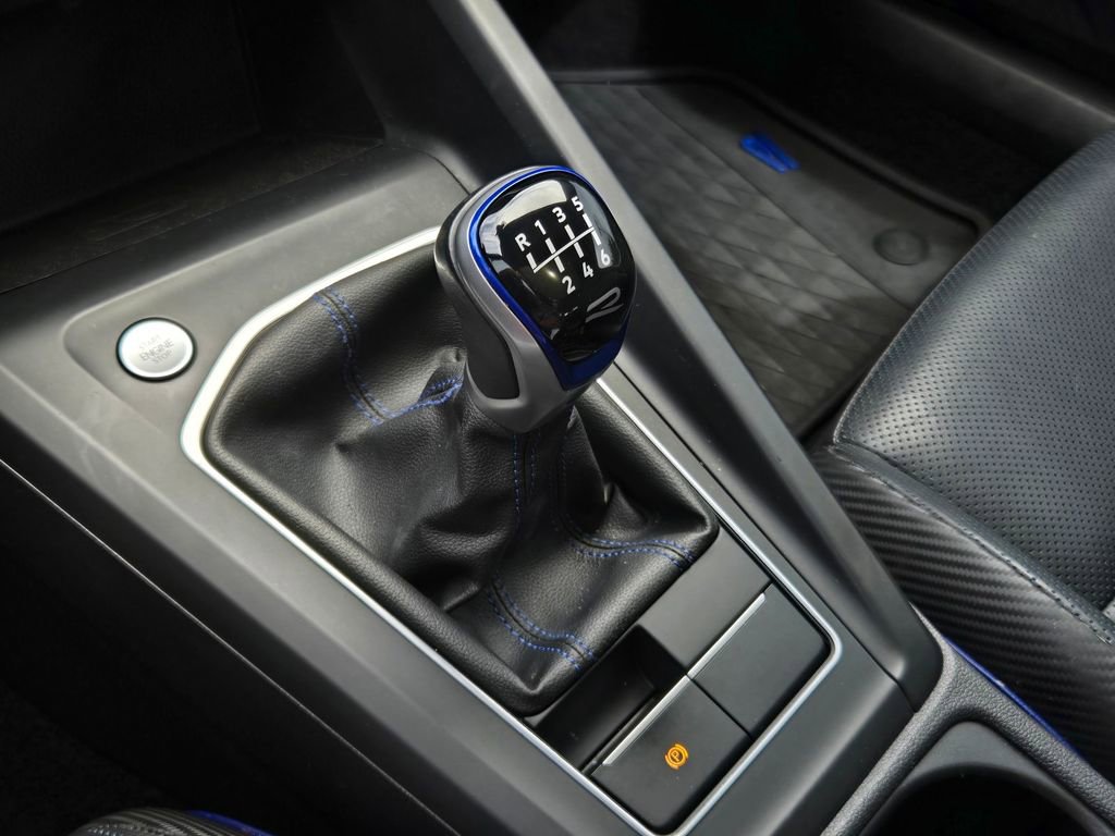 Used 2022 Volkswagen Golf R image 22