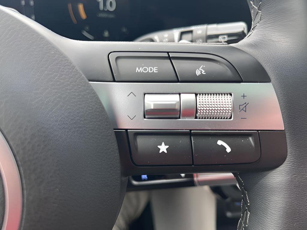 Used 2025 Hyundai Tucson Limited image 23