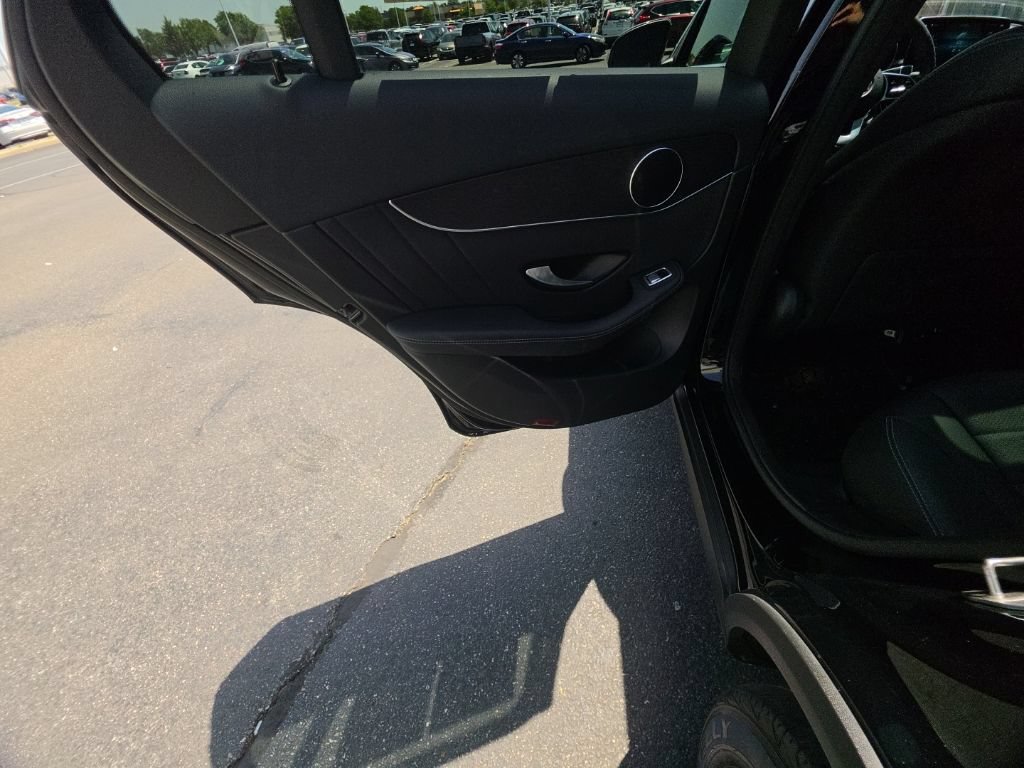 Used 2022 Mercedes-Benz GLC 300 4MATIC image 26