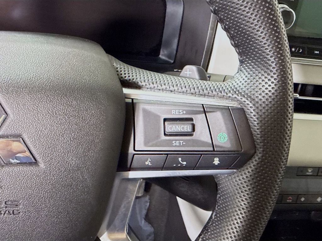 Used 2023 Mitsubishi Outlander SEL AWD/4WD image 22