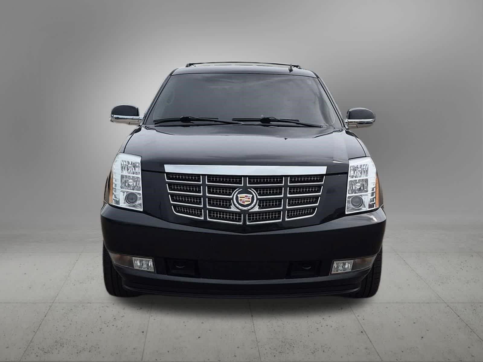 Used 2010 Cadillac Escalade Luxury AWD/4WD image 8