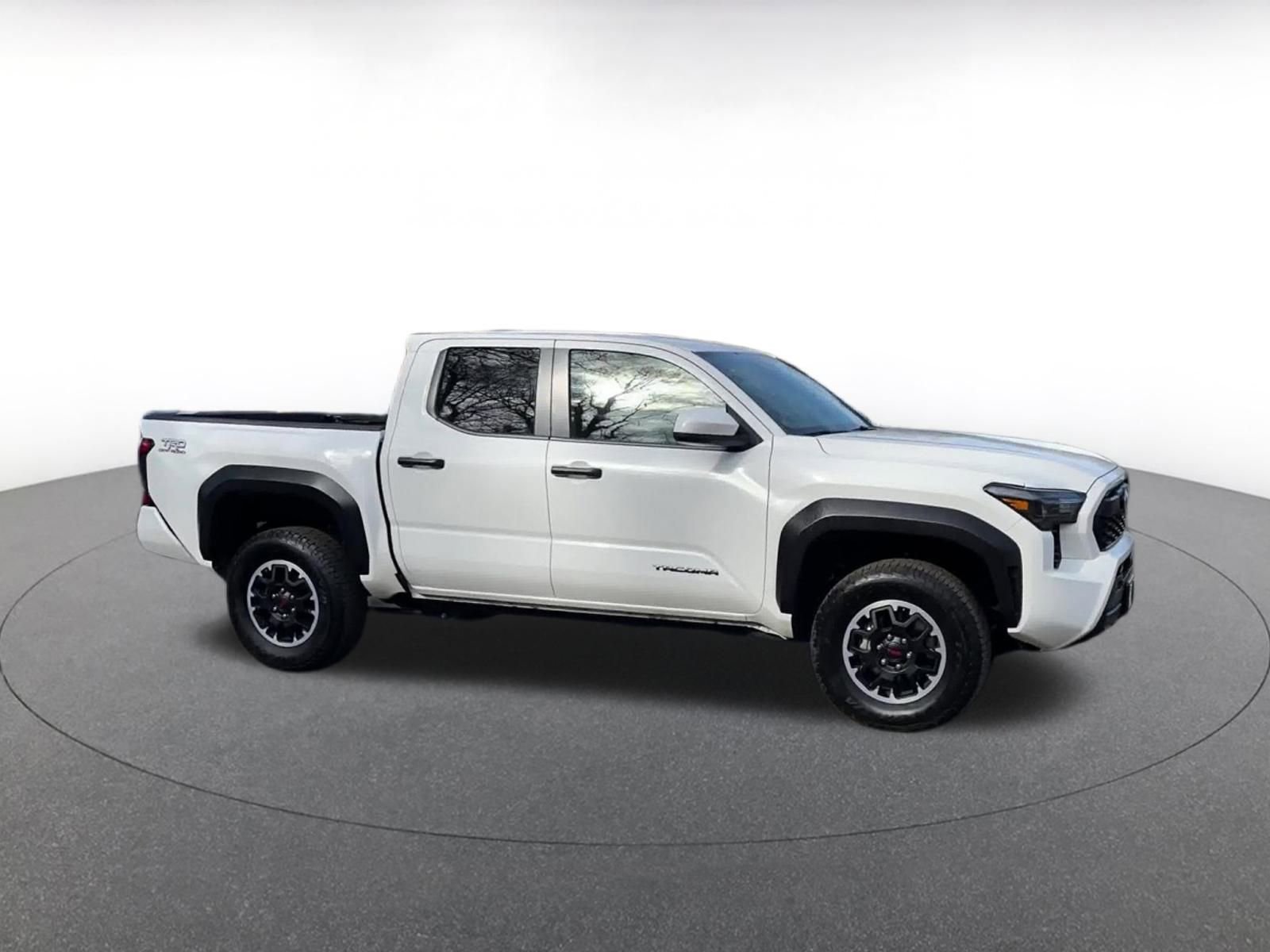 Used 2025 Toyota Tacoma TRD Off-Road image 2