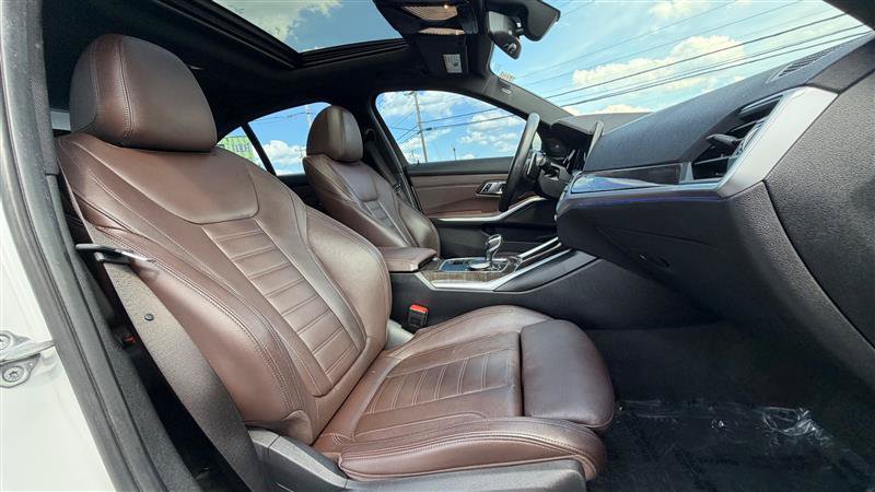 Used 2020 BMW 330i xDrive Sedan w/ M Sport Package AWD/4WD image 39